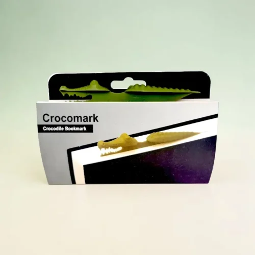Krokodil 3D állatos könyvjelző Zöld krokodil alakú 3D állatos könyvjelző könyvbe helyezve
